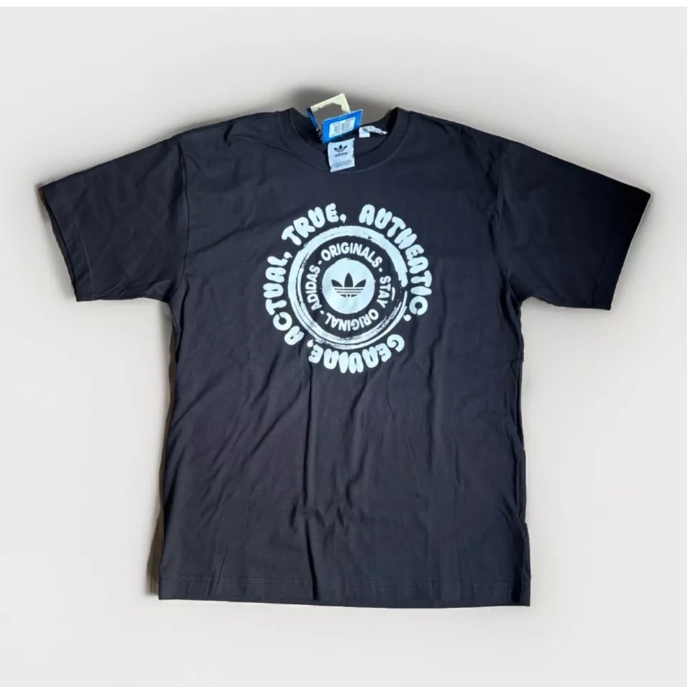 Adidas t-shirt Size medium original